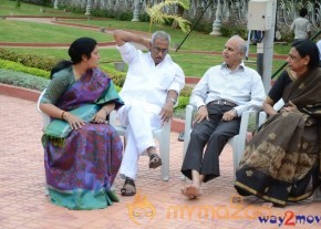 Nandamuri Family at NTR Ghat  photo 10