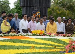 Nandamuri Family at NTR Ghat  photo 69