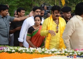 Nandamuri Family at NTR Ghat  photo 9