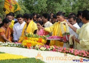 Nandamuri Family at NTR Ghat  photo 54