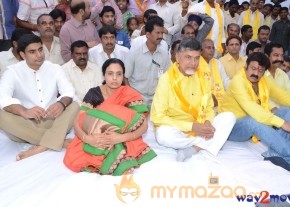 Nandamuri Family at NTR Ghat  photo 13
