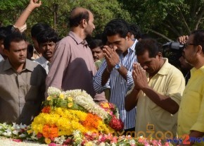 Nandamuri Family at NTR Ghat  photo 124