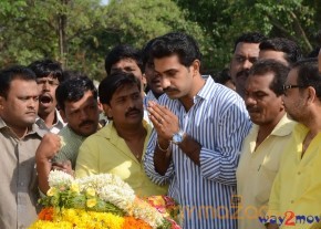 Nandamuri Family at NTR Ghat  photo 21