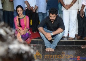 Nandamuri Family at NTR Ghat  photo 2