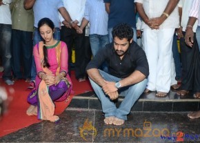 Nandamuri Family at NTR Ghat  photo 26