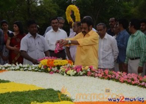 Nandamuri Family at NTR Ghat  photo 12