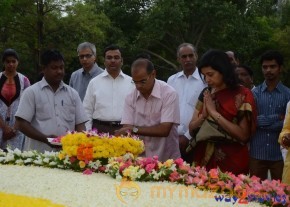 Nandamuri Family at NTR Ghat  photo 31