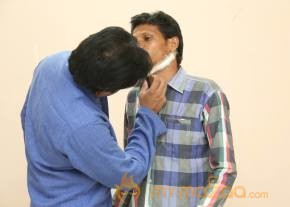 Pawan Kalyan Meets his fan Karuna Srinivas - Photos 