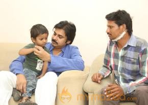 Pawan Kalyan Meets his fan Karuna Srinivas - Photos  photo 11