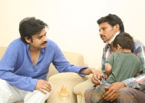 Pawan Kalyan Meets his fan Karuna Srinivas - Photos  photo 19