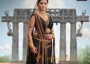 Anushka's Regal Look in Rudhramadevi Film 