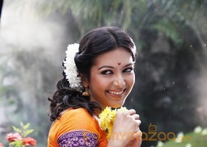 Erra Bus Movie Wallpapers  photo 18