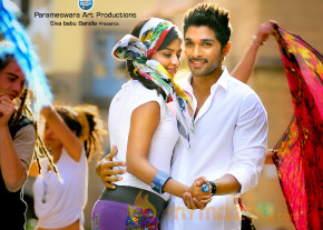 Iddarammayilatho Movie Wallpapers  photo 18