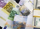 Euro eases against dollar, yen in Asia 