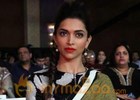 Deepika Padukone 'would love' to play Saina Nehwal onscreen