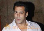 Salman Khan visits 'Dishoom' set