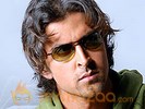 Hrithik in mood to play 'Hide and Seek'