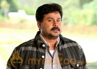 Dileep croons for Sringaravelan