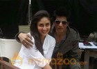 Shahrukh Khan thanks Kareena for working hard, fast!