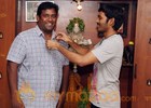 Dhanush gifts gold chains to 'Maari' team