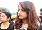  Trisha visits Jayalalitha burial site and pays homage to the former CM 