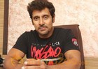 Vikram gains weight for Ai song