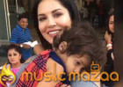 Kid Hugged Sunny Leone And Refused To Let Go 