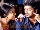 Vijay heaps laurels on Shriya