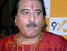 Vinod Khanna makes a comeback with MERE APNE