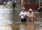 Death toll from floods in India, Pakistan reaches 400 as authorities warn of more flooding