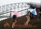 Thousands told to evacuate as floods hit Australia 