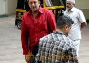 Sanjay Dutt spotted at his home - photos 